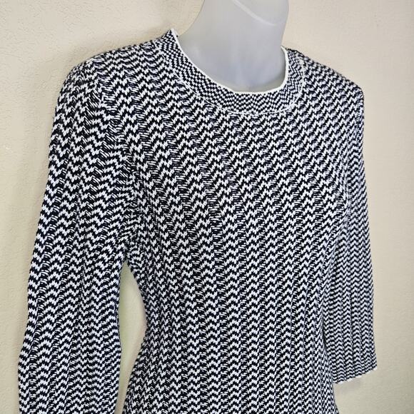 Brooks Brothers Womens M Cable Knit Sweater Quiet Luxury Flared Hem Winter Black - Picture 5 of 16